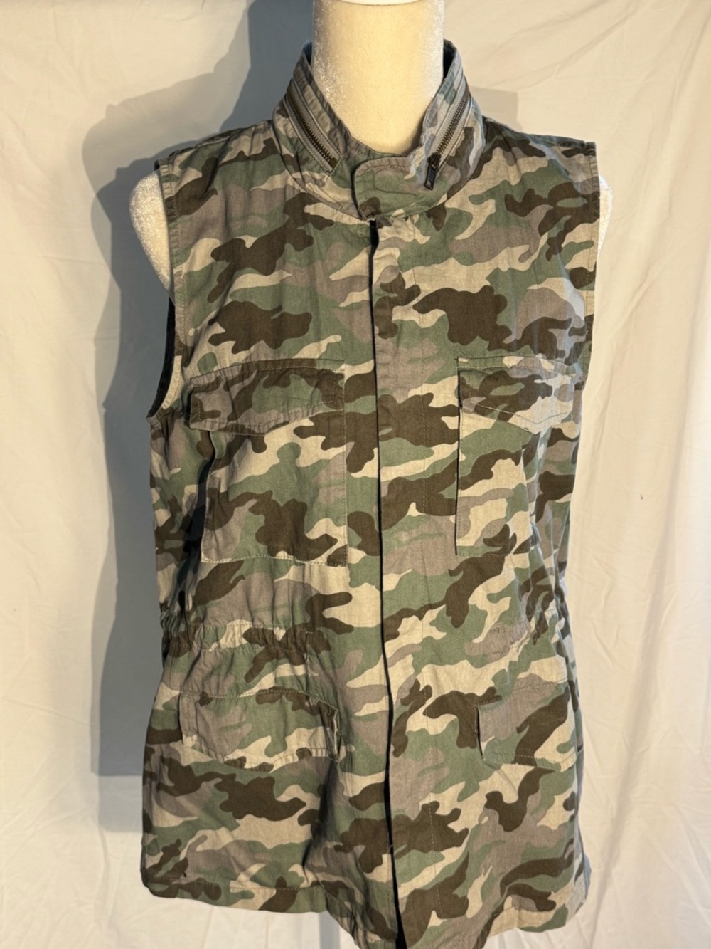 Hem & Thread Women's Camouflage Utility Vest in Green & Brown